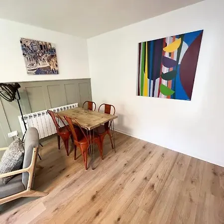 Апартаменты Montague One Bedroom Flat With Parking Бристоль